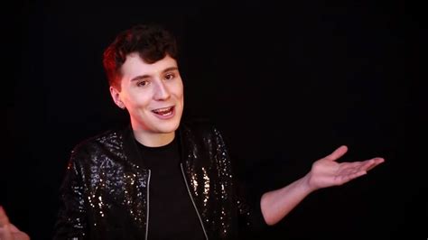 Dan Howell, popular YouTuber, ends year.